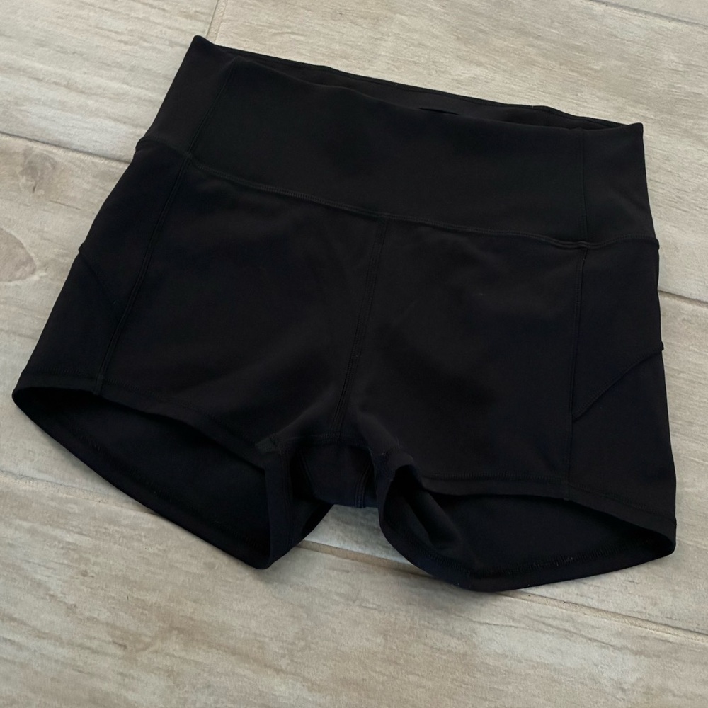 Lululemon In Movement Short - Picture 6 of 9
